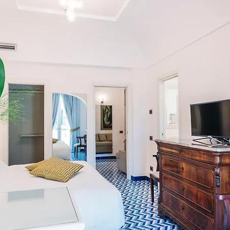 Hotel San Montano & 5*