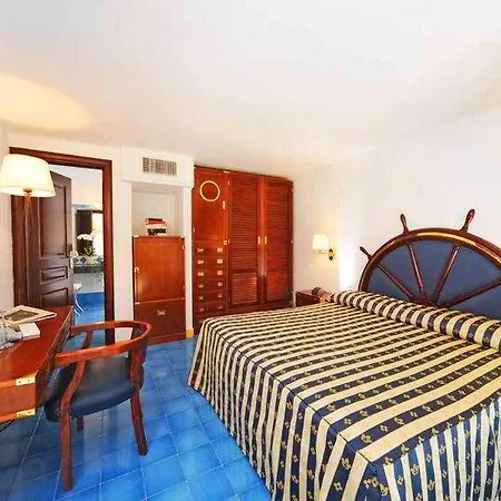 Ξενοδοχείο San Montano & 5*