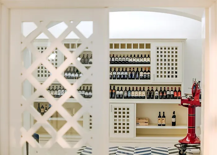 San Montano & Hotel Lacco Ameno (Isola d'Ischia)