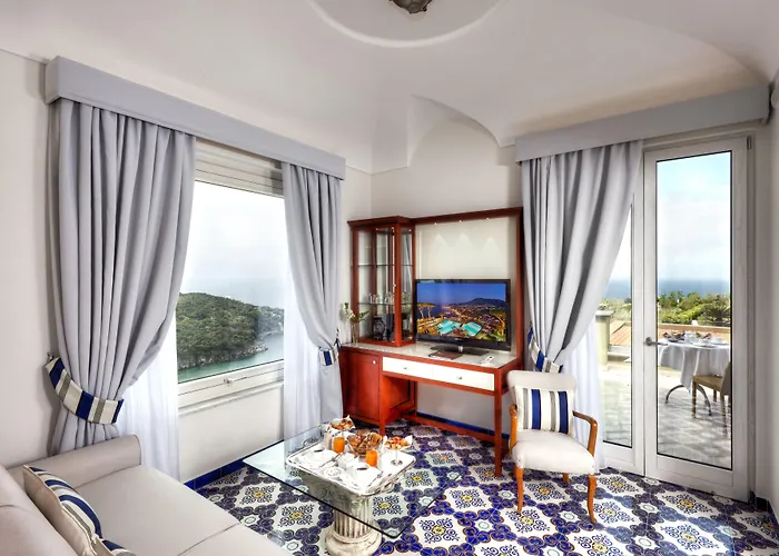 San Montano & Lacco Ameno (Isola d'Ischia)