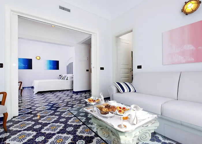 San Montano & Hotel Lacco Ameno (Isola d'Ischia)