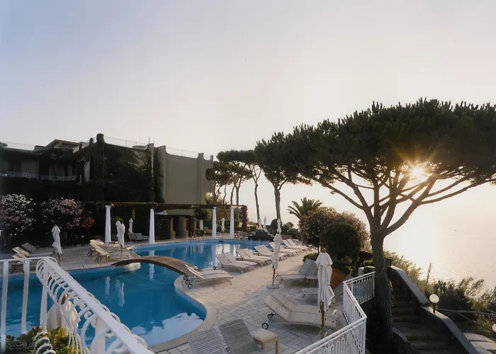 San Montano & Отель